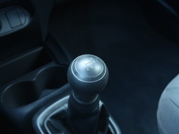 Toyota Yaris III Hatchback 5d Facelifting 2017 1.0 VVT-i 72KM 2020 Toyota Yaris 1.0 VVT-i, Salon Polska, zdjęcie 14