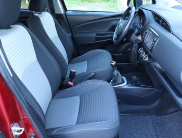 Toyota Yaris III Hatchback 5d Facelifting 2017 1.5 Dual VVT-iE 111KM 2017 Toyota Yaris 1.5 Dual VVT-i, Salon Polska, zdjęcie 8