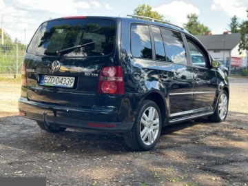 Volkswagen Touran I 2.0 TDI 170KM 2008 Volkswagen Touran 2.0 TDI DPF DSG Trendline 170KM 2008r, zdjęcie 6