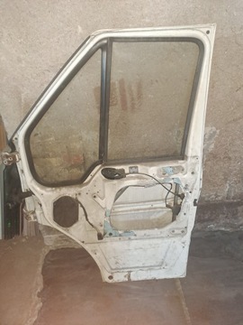 DVEŘE KABINY PRAVÉ FORD TRANSIT MK6 2001 R SKLO (OKNO) EL.