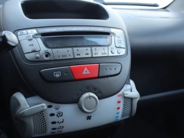 Citroen C1 I Hatchback 3d Facelifting 1.0 i 68KM 2012 Citroen C1 1.0, zdjęcie 10