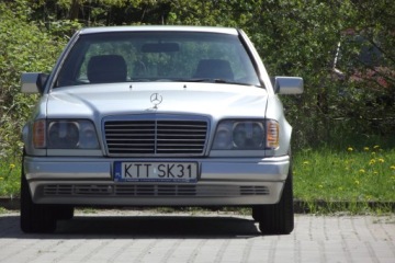 Mercedes Klasa E W124 Coupe 2.0 136KM 1995 MERCEDES-BENZ C124 E200 2.0 benzyna 136KM 1995r, zdjęcie 25