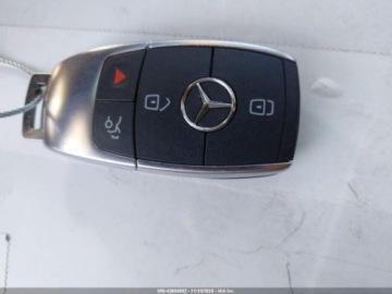 Mercedes GLB 2021 Mercedes-Benz GLB 2021 Mercedes-Benz GLB 250 SUV 2.0 Benzyna 221KM, zdjęcie 14