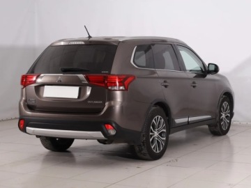 Mitsubishi Outlander III SUV Facelifting 2015 2.0 MIVEC 150KM 2016 Mitsubishi Outlander 2.0, Salon Polska, 4X4, zdjęcie 4