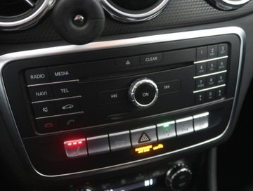 Mercedes GLA I Off-Roader Facelifting 1.6 200 156KM 2018 Mercedes GLA GLA 200, Salon Polska, Automat, zdjęcie 12