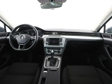 Volkswagen Passat B8 Variant 2.0 TDI BlueMotion SCR 150KM 2016 Volkswagen Passat Comfortline BlueMotion 150KM, zdjęcie 14