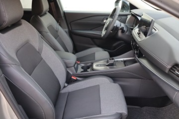 Nissan Qashqai III Crossover Facelifting 1.3 DIG-T MHEV 158KM 2025 Nissan Qashqai 1.3 DIG-T MHEV, 1. Właściciel, zdjęcie 8