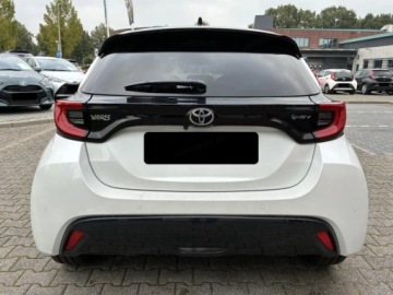 Toyota Yaris IV Hatchback Facelifting 1.5 Hybrid Dynamic Force 130KM 2025 Od ręki - Executive 1.5 Hybrid 130KM | Podgrzewane fotele!, zdjęcie 2