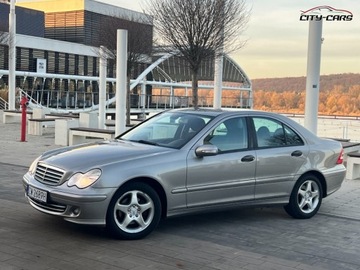 Mercedes Klasa C W203 Sedan W203 1.8 (C 180 Kompressor) 143KM 2007 Mercedes-Benz Klasa C 1.8 143 KM Kompresor Benzyna Zadbany 1.8, zdjęcie 4