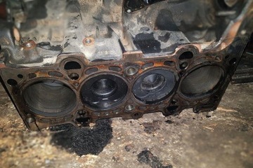 BLOK MOTORU BMW 1 (E81) 7786664 2.0L DIESEL 2007