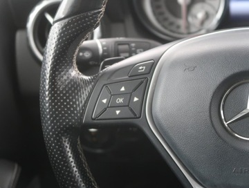 Mercedes GLA I Off-roader 2.0 250 211KM 2015 Mercedes GLA GLA 250 4MATIC, Salon Polska, zdjęcie 16