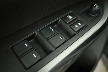 Suzuki Vitara III SUV Facelifting 1.4 BoosterJet 140KM 2019 Suzuki Vitara 1.4 BoosterJet, Salon Polska, zdjęcie 17