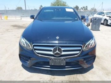 Mercedes Klasa E W213 2019 Mercedes-Benz Klasa E 2019 Mercedes-Benz E-Class E 300 RWD Sedan 2.0 241KM, zdjęcie 1