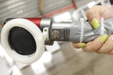 Импульсный чистящий лазер мощностью 200 Вт