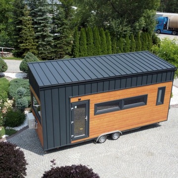 Мобильный дом Tiny House — современный односкатный дом на колесах.