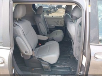 Toyota Sienna III 2024 Toyota Sienna xle, 2024r., 4x4, 2.5L 2.5 Benzyna 189KM, zdjęcie 9