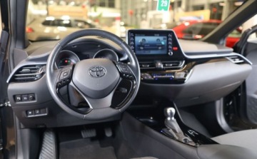 Toyota C-HR I Crossover Facelifting 1.8 Hybrid 122KM 2021 Toyota C-HR 1.8 Hybrid Style 1.8 Hybryda 122KM, zdjęcie 26