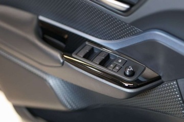 Toyota C-HR I Crossover Facelifting 1.8 Hybrid 122KM 2021 Toyota C-HR 1.8 Hybrid Style 1.8 Hybryda 122KM, zdjęcie 12