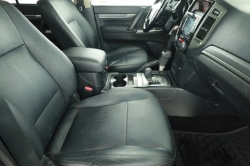 Mitsubishi Pajero IV SUV 5d 3.2 DOHC 200KM 2015 Mitsubishi Pajero 3.2 DI-D, Salon Polska, 197 KM, zdjęcie 6