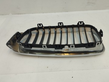 BMW F34 MŘÍŽKA ZDOBENÁ PRAVÁ 7294804