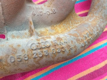 AUDI A4 B5 058253033E KOLEKTOR VÝFUKOVÝ + SONDA