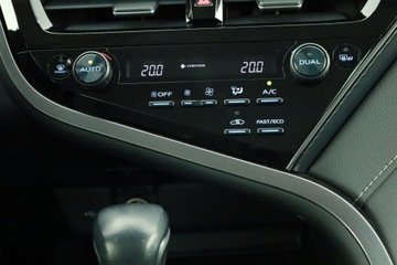 Toyota Camry IX Sedan 2.5 Hybrid Dynamic Force 218KM 2021 Toyota Camry 2.5 Hybrid, Salon Polska, zdjęcie 9