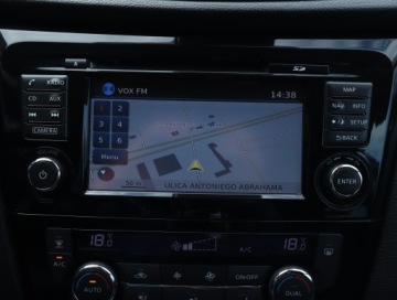 Nissan Qashqai II Crossover 1.2 DIG-T 115KM 2015 Nissan Qashqai 1.2 DIG-T, Salon Polska, Navi, zdjęcie 12