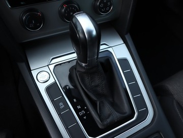 Volkswagen Passat B8 Variant 2.0 TDI 150KM 2015 VW Passat 2.0 TDI, Automat, Klima, Klimatronic, zdjęcie 15