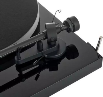 Pro-ject Debut III DC Esprit Piano + OM10