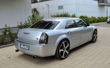 Chrysler 300C I Sedan 3.5 i V6 24V 253KM 2004 Chrysler 300C 3,5 (253KM) LPG Automat Skory 3.5 BenzynaLPG 253KM, zdjęcie 3