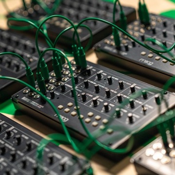 MOOG MAVIS - Analogowy syntezator