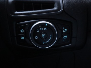 Ford Focus III Kombi Facelifting 1.0 EcoBoost 125KM 2015 Ford Focus 1.0 EcoBoost, Navi, Klima, Tempomat, zdjęcie 16