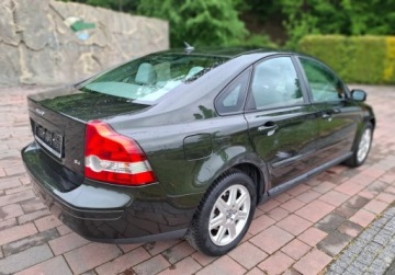 Volvo S40 II 2.4 i 140KM 2005 Volvo S40 Niski przebieg 135 tys km 2.4 Benzyna 140KM, zdjęcie 4