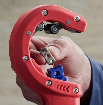 KNIPEX 90 23 01 BK Нож для пластиковых труб DP50