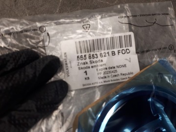 565853621B ZNAK ZNAKY KRYT ZADNÍ SKODA KODIAK