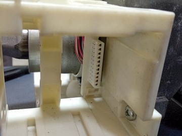MAZDA 3 BM SLOUPEC SERVO  ELEKTRICKÉ JJ501