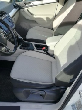 Volkswagen Tiguan II SUV 2.0 TDI 150KM 2020 Volkswagen Tiguan 2.0 TDI SCR Elegance DSG 150KM 2020r bezwypadkowy, ASO, zdjęcie 8
