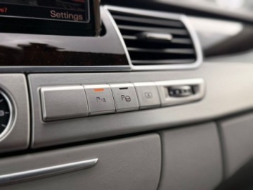 Audi A8 D4 Sedan Facelifting 4.0 TFSI 435KM 2014 Audi A8 A8 L Quattro 4.0 benzyna Japonia 4.0 Benzyna 435KM, zdjęcie 24