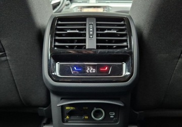 Volkswagen Passat B8 Variant Facelifting 2.0 TDI SCR 200KM 2022 Volkswagen Passat Variant 2.0TDI 200KM DSG BusinessPremium HAK Kamera LED, zdjęcie 16