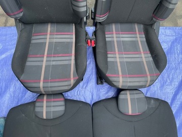 PEUGEOT 108 CITROEN C1 II TOYOTA AYGO SEDADLA POHOVKA ZADNÍ PÁSY SPONKY PÁSU