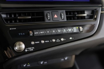 Lexus ES VII (XV70) Sedan Facelifting 300h 218KM 2023 Lexus ES 300h F Sport Design 2.5 Hybryda 218KM, zdjęcie 14
