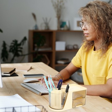 ОРГАНИЗАТОР ДЛЯ МАКИЯЖА НА СТОЛЕ ДЕРЖАТЕЛЬ ДЛЯ КИСТЕЙ ВКЛ.