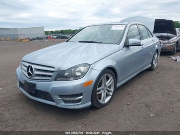 Mercedes Klasa C W205 2013 Mercedes-Benz Klasa C 2013 Mercedes-Benz C-Class 4dr Sdn C 300 Sport 4MATIC, zdjęcie 2