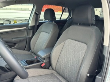 Volkswagen Golf VIII Hatchback Facelifting 1.5 eTSI mHEV 150KM 2025 Volkswagen Golf Life Plus 1.5 TSI eHybrid PHEV 150, zdjęcie 4