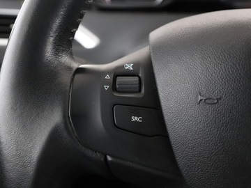 Peugeot 2008 I SUV Facelifting 1.2 PureTech 110KM 2017 Peugeot 2008 Style panorama grzane fotele kamera, zdjęcie 27
