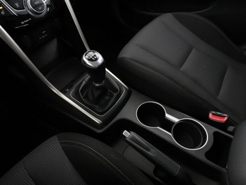 Hyundai i30 II Wagon Facelifting 1.6 CRDi 136KM 2015 Hyundai i30 1.6 CRDi Blue Klimatronik Nawigacja, zdjęcie 27