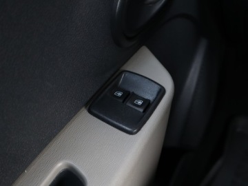 Dacia Dokker Mikrovan 1.6 MPI 84KM 2013 Dacia Dokker 1.6 i, Klima, Parktronic, zdjęcie 15