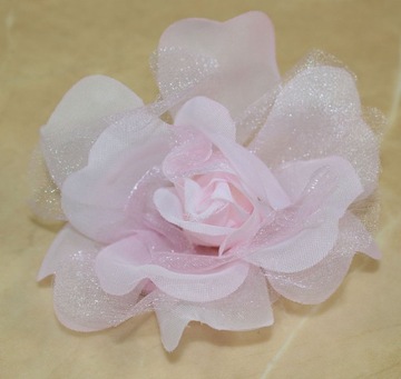 -MARGUT- Gumka stroik Kwiat tiul jasny róż