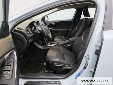 Volvo V40 II Hatchback Facelifting 1.5 T3 152KM 2019 Volvo V40 PL salon Momentum T3 152KM Aut Klima Hak, zdjęcie 10