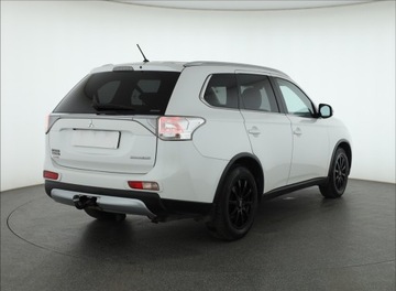 Mitsubishi Outlander III SUV Facelifting 2.2 DOHC DI-D 150KM 2014 Mitsubishi Outlander 2.2 DI-D, Salon Polska, 4X4, zdjęcie 4